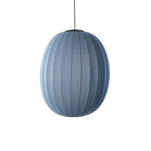Oval blå pendellampe med strikket overflade, designet af ISKOS-BERLIN, 86 cm høj.